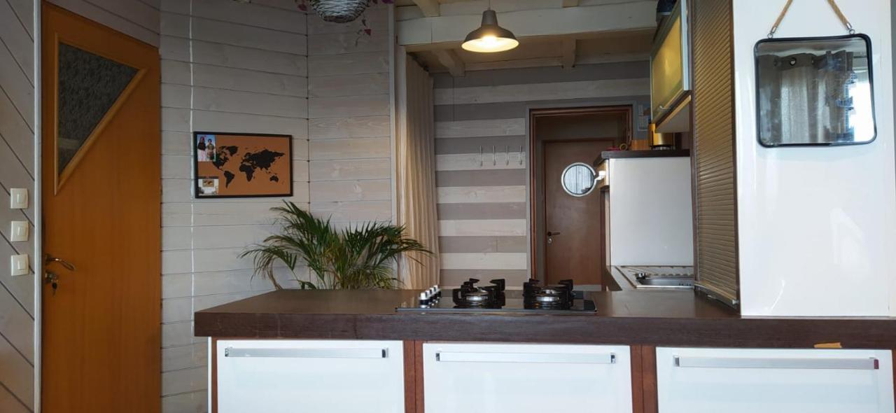 Appartement Vue Mer, Rdc, Plage De Trestrignel Perros-Guirec Esterno foto